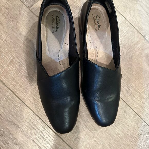 CLARKS WOMENS BLACK SLIP ON FLAT SHOES SIZE 11 - Picture 11 of 11